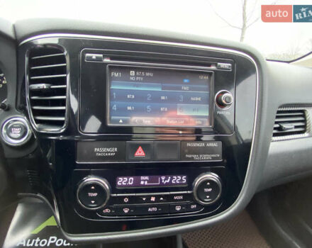 Сірий Міцубісі Аутлендер, об'ємом двигуна 2.4 л та пробігом 228 тис. км за 12000 $, фото 20 на Automoto.ua