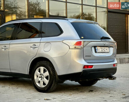Сірий Міцубісі Аутлендер, об'ємом двигуна 2.36 л та пробігом 225 тис. км за 10500 $, фото 8 на Automoto.ua