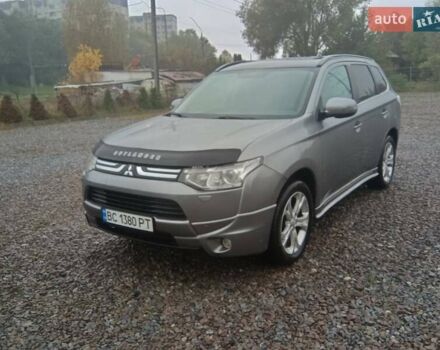 Серый Мицубиси Аутлендер, объемом двигателя 2.27 л и пробегом 232 тыс. км за 12500 $, фото 5 на Automoto.ua