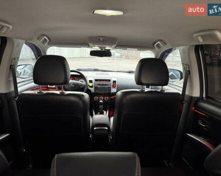 Сірий Міцубісі Аутлендер, об'ємом двигуна 2.27 л та пробігом 310 тис. км за 13000 $, фото 9 на Automoto.ua