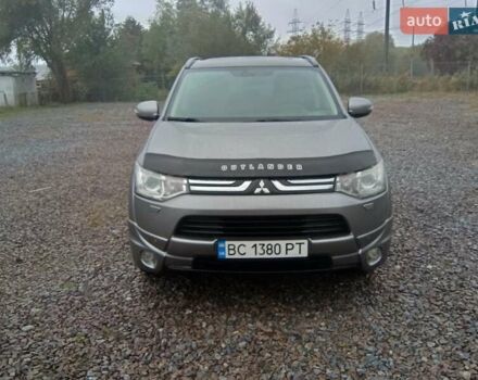 Серый Мицубиси Аутлендер, объемом двигателя 2.27 л и пробегом 232 тыс. км за 12500 $, фото 4 на Automoto.ua