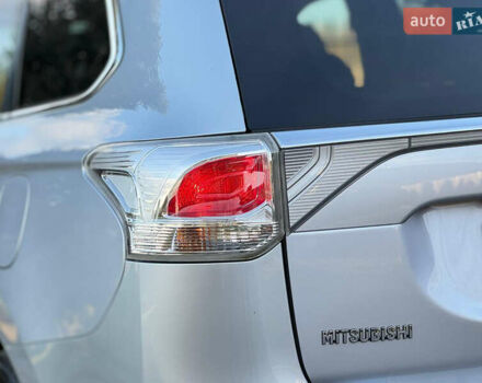 Серый Мицубиси Аутлендер, объемом двигателя 2.2 л и пробегом 188 тыс. км за 13500 $, фото 14 на Automoto.ua