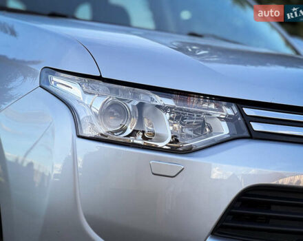 Серый Мицубиси Аутлендер, объемом двигателя 2.2 л и пробегом 189 тыс. км за 12800 $, фото 12 на Automoto.ua