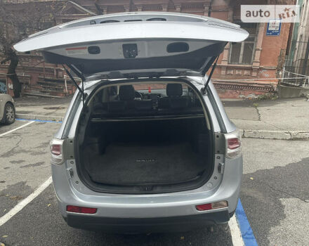 Сірий Міцубісі Аутлендер, об'ємом двигуна 2.4 л та пробігом 135 тис. км за 13500 $, фото 4 на Automoto.ua