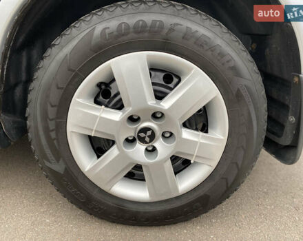 Сірий Міцубісі Аутлендер, об'ємом двигуна 2.4 л та пробігом 228 тис. км за 12000 $, фото 12 на Automoto.ua