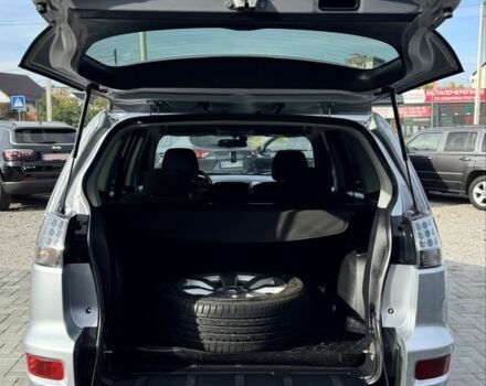 Серый Мицубиси Аутлендер, объемом двигателя 2.4 л и пробегом 239 тыс. км за 11700 $, фото 5 на Automoto.ua