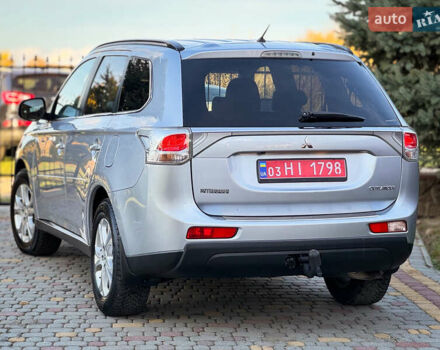 Серый Мицубиси Аутлендер, объемом двигателя 2.2 л и пробегом 189 тыс. км за 12800 $, фото 4 на Automoto.ua