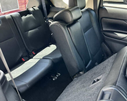 Серый Мицубиси Аутлендер, объемом двигателя 2.5 л и пробегом 205 тыс. км за 12400 $, фото 12 на Automoto.ua