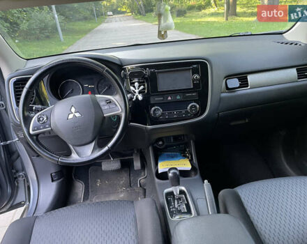 Серый Мицубиси Аутлендер, объемом двигателя 2.4 л и пробегом 150 тыс. км за 10750 $, фото 9 на Automoto.ua