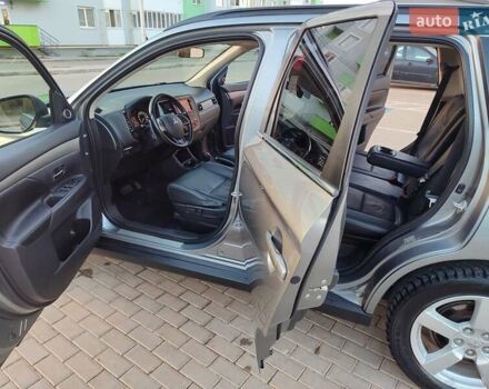 Серый Мицубиси Аутлендер, объемом двигателя 2.3 л и пробегом 250 тыс. км за 13999 $, фото 103 на Automoto.ua