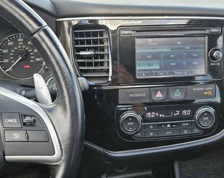 Міцубісі Аутлендер 2013 у Кривому Розі на Automoto.ua Сірий Міцубісі Аутлендер, об'ємом двигуна 3 л та пробігом 104 тис. км за 13500 $, фото 3 на Automoto.ua