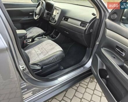 Сірий Міцубісі Аутлендер, об'ємом двигуна 2.4 л та пробігом 228 тис. км за 13500 $, фото 35 на Automoto.ua