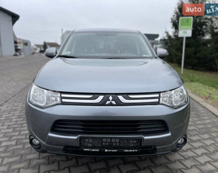 Сірий Міцубісі Аутлендер, об'ємом двигуна 2.4 л та пробігом 240 тис. км за 9999 $, фото 1 на Automoto.ua