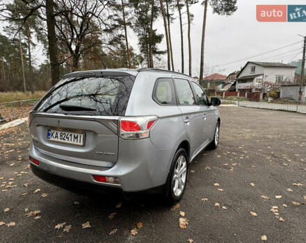 Сірий Міцубісі Аутлендер, об'ємом двигуна 2.36 л та пробігом 177 тис. км за 13499 $, фото 3 на Automoto.ua