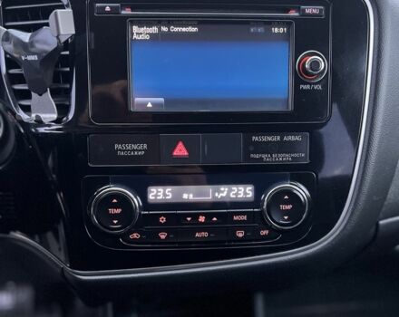 Серый Мицубиси Аутлендер, объемом двигателя 2.4 л и пробегом 199 тыс. км за 13200 $, фото 17 на Automoto.ua