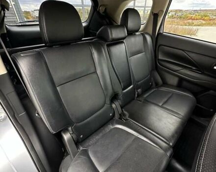 Серый Мицубиси Аутлендер, объемом двигателя 2.4 л и пробегом 228 тыс. км за 13999 $, фото 3 на Automoto.ua