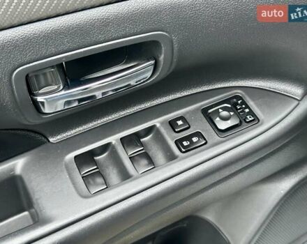 Сірий Міцубісі Аутлендер, об'ємом двигуна 2.3 л та пробігом 207 тис. км за 13700 $, фото 19 на Automoto.ua