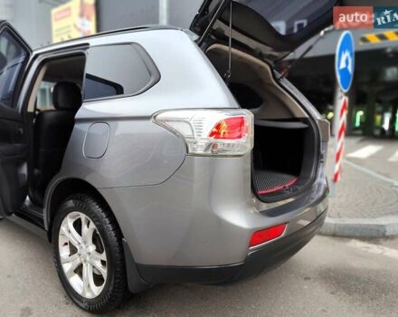 Серый Мицубиси Аутлендер, объемом двигателя 2.4 л и пробегом 209 тыс. км за 10990 $, фото 14 на Automoto.ua