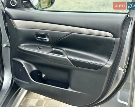 Сірий Міцубісі Аутлендер, об'ємом двигуна 2.3 л та пробігом 207 тис. км за 13700 $, фото 36 на Automoto.ua