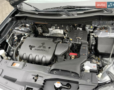 Сірий Міцубісі Аутлендер, об'ємом двигуна 2.4 л та пробігом 240 тис. км за 9999 $, фото 25 на Automoto.ua