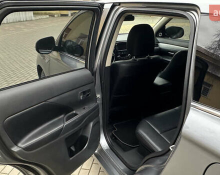 Серый Мицубиси Аутлендер, объемом двигателя 2 л и пробегом 285 тыс. км за 14700 $, фото 20 на Automoto.ua