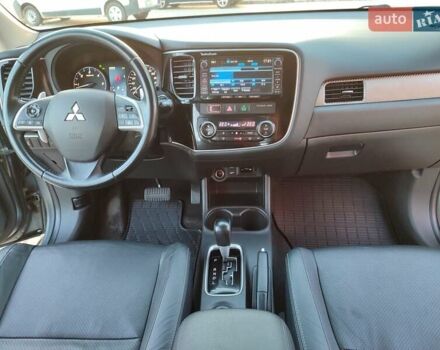 Серый Мицубиси Аутлендер, объемом двигателя 2.3 л и пробегом 250 тыс. км за 12999 $, фото 51 на Automoto.ua