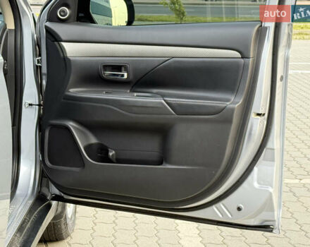 Серый Мицубиси Аутлендер, объемом двигателя 2.4 л и пробегом 156 тыс. км за 14400 $, фото 39 на Automoto.ua