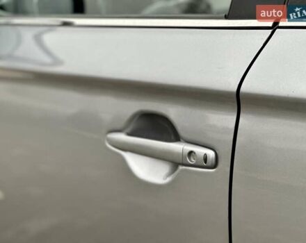 Сірий Міцубісі Аутлендер, об'ємом двигуна 2.3 л та пробігом 207 тис. км за 13700 $, фото 61 на Automoto.ua