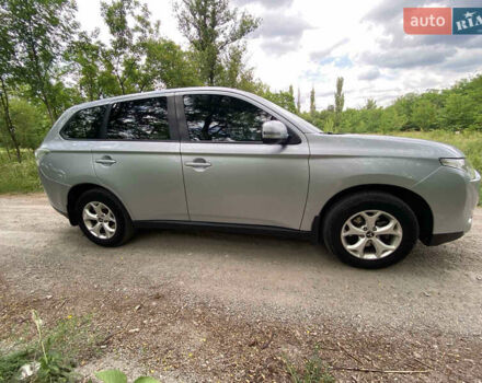 Серый Мицубиси Аутлендер, объемом двигателя 2 л и пробегом 203 тыс. км за 10999 $, фото 5 на Automoto.ua