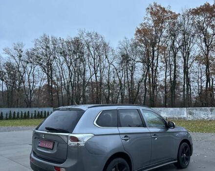 Серый Мицубиси Аутлендер, объемом двигателя 2.2 л и пробегом 206 тыс. км за 13700 $, фото 4 на Automoto.ua