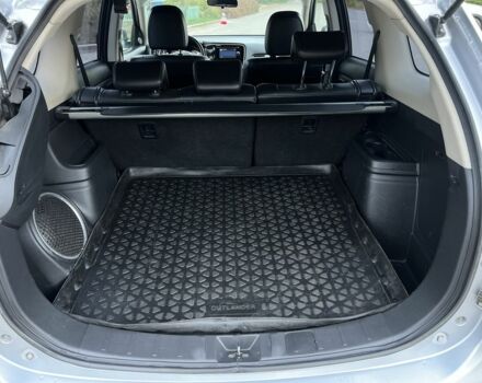 Серый Мицубиси Аутлендер, объемом двигателя 2.4 л и пробегом 199 тыс. км за 13200 $, фото 13 на Automoto.ua