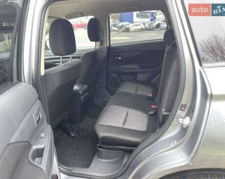 Сірий Міцубісі Аутлендер, об'ємом двигуна 2.4 л та пробігом 240 тис. км за 9999 $, фото 12 на Automoto.ua