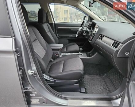 Серый Мицубиси Аутлендер, объемом двигателя 2.4 л и пробегом 72 тыс. км за 15900 $, фото 26 на Automoto.ua