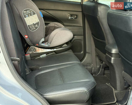 Серый Мицубиси Аутлендер, объемом двигателя 2.4 л и пробегом 156 тыс. км за 14400 $, фото 43 на Automoto.ua