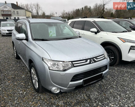 Серый Мицубиси Аутлендер, объемом двигателя 2.2 л и пробегом 243 тыс. км за 13850 $, фото 3 на Automoto.ua