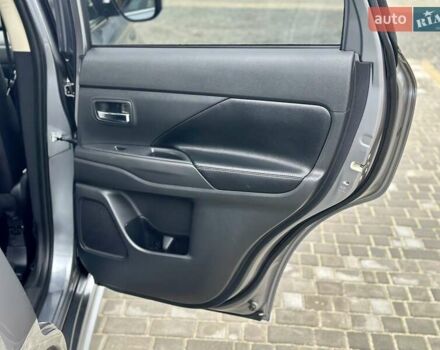 Сірий Міцубісі Аутлендер, об'ємом двигуна 2.3 л та пробігом 207 тис. км за 13700 $, фото 47 на Automoto.ua