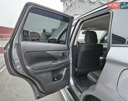 Серый Мицубиси Аутлендер, объемом двигателя 2.4 л и пробегом 72 тыс. км за 15900 $, фото 35 на Automoto.ua