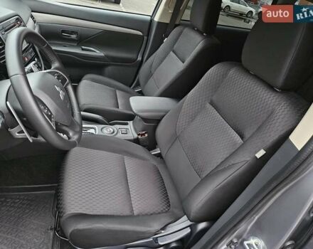 Серый Мицубиси Аутлендер, объемом двигателя 2.4 л и пробегом 72 тыс. км за 15900 $, фото 21 на Automoto.ua