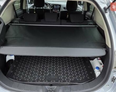 Серый Мицубиси Аутлендер, объемом двигателя 2.36 л и пробегом 54 тыс. км за 15400 $, фото 10 на Automoto.ua