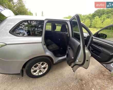 Серый Мицубиси Аутлендер, объемом двигателя 2 л и пробегом 203 тыс. км за 10999 $, фото 8 на Automoto.ua