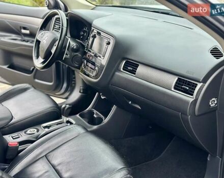 Сірий Міцубісі Аутлендер, об'ємом двигуна 2.3 л та пробігом 207 тис. км за 13700 $, фото 37 на Automoto.ua