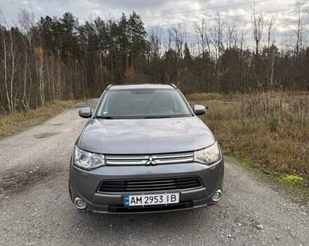 Серый Мицубиси Аутлендер, объемом двигателя 2 л и пробегом 280 тыс. км за 14500 $, фото 4 на Automoto.ua