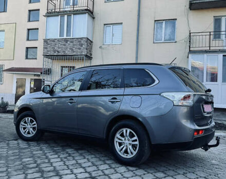 Серый Мицубиси Аутлендер, объемом двигателя 2.2 л и пробегом 200 тыс. км за 13200 $, фото 3 на Automoto.ua