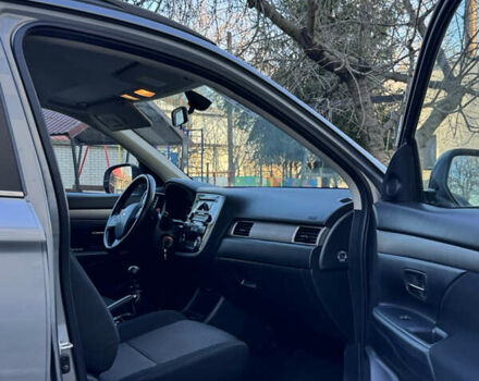 Серый Мицубиси Аутлендер, объемом двигателя 2.2 л и пробегом 200 тыс. км за 13200 $, фото 12 на Automoto.ua