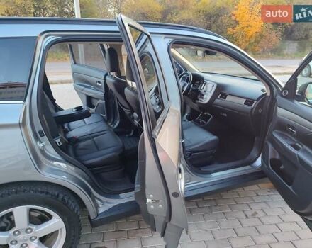 Серый Мицубиси Аутлендер, объемом двигателя 2.3 л и пробегом 250 тыс. км за 13999 $, фото 18 на Automoto.ua