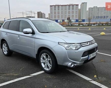 Серый Мицубиси Аутлендер, объемом двигателя 2.36 л и пробегом 54 тыс. км за 15400 $, фото 1 на Automoto.ua