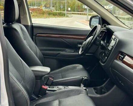 Серый Мицубиси Аутлендер, объемом двигателя 2.4 л и пробегом 228 тыс. км за 13999 $, фото 34 на Automoto.ua