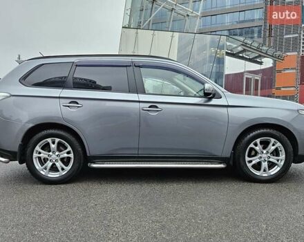 Серый Мицубиси Аутлендер, объемом двигателя 2.4 л и пробегом 72 тыс. км за 15900 $, фото 8 на Automoto.ua