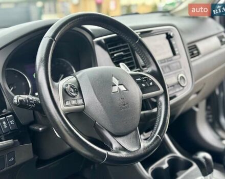 Сірий Міцубісі Аутлендер, об'ємом двигуна 2.3 л та пробігом 207 тис. км за 13700 $, фото 25 на Automoto.ua