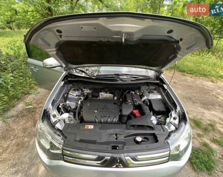 Серый Мицубиси Аутлендер, объемом двигателя 2 л и пробегом 203 тыс. км за 10999 $, фото 16 на Automoto.ua